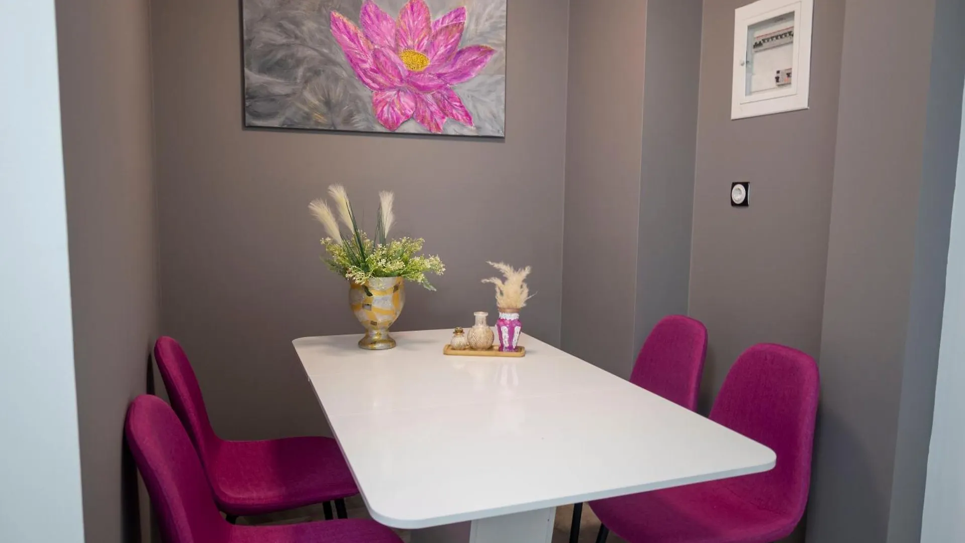 Thessaloniki Luxe Suite, Chrysa'S Private Getaway 0*,  Griekenland