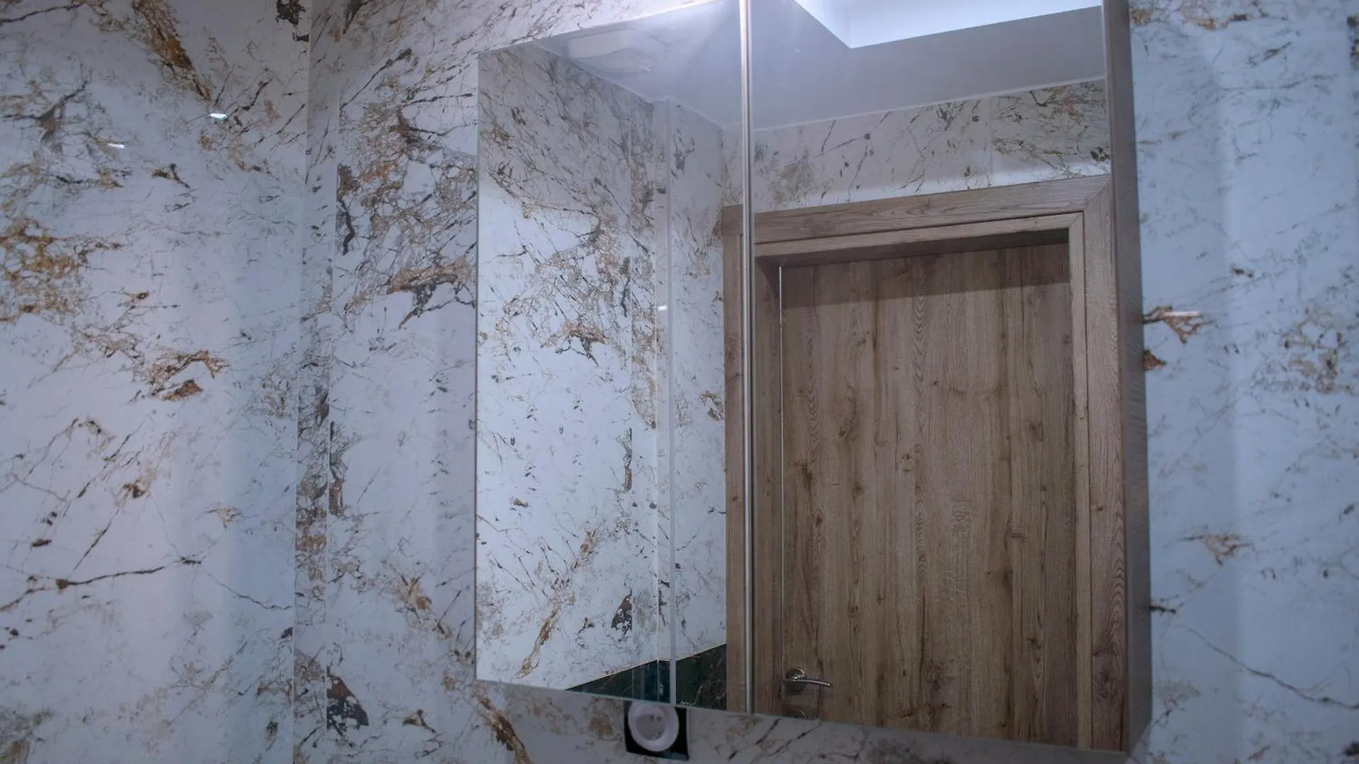 Thessaloniki Luxe Suite, Chrysa'S Private Getaway Appartement