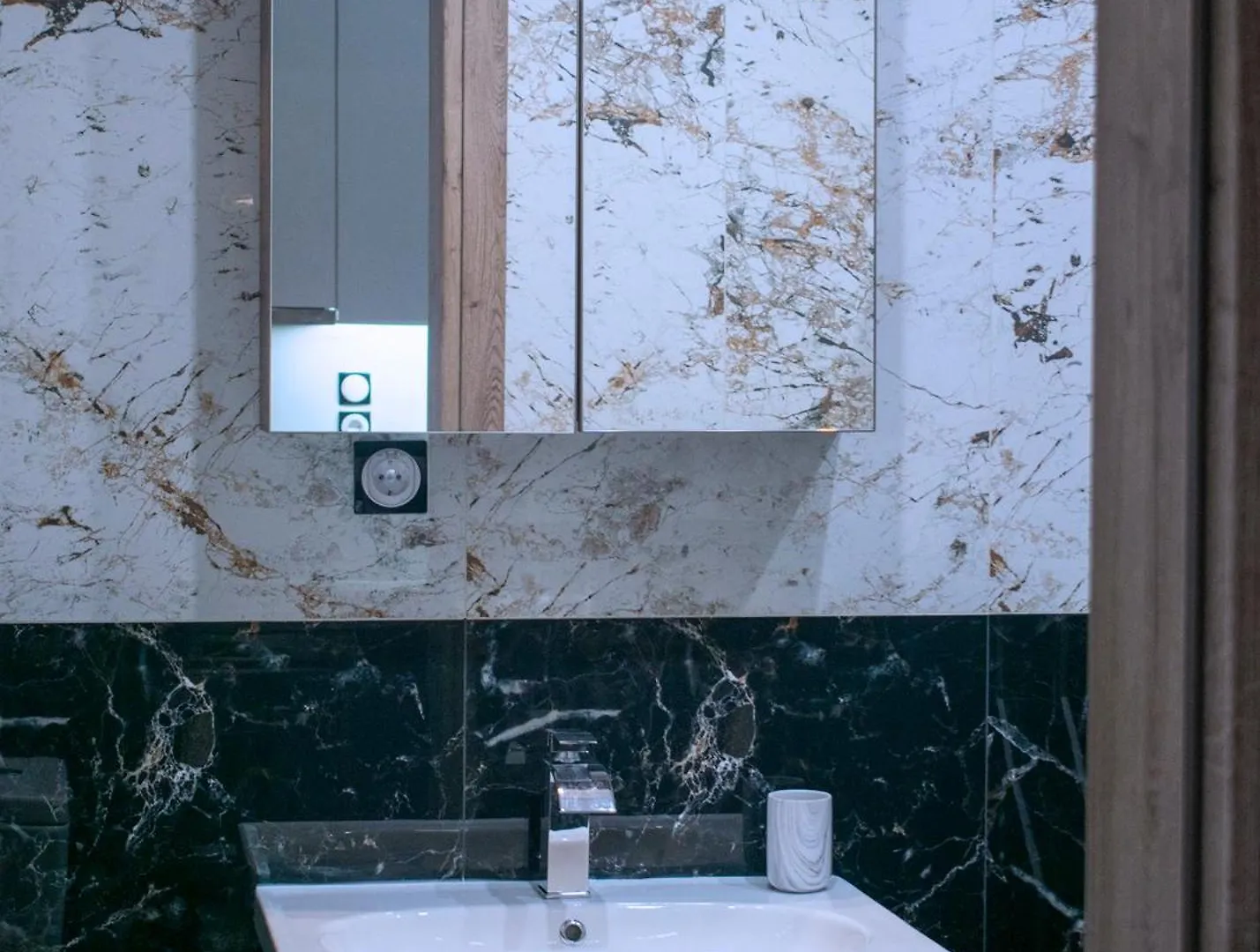 Thessaloniki Luxe Suite, Chrysa'S Private Getaway